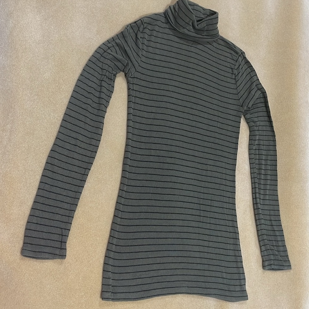 MOSSIMO LONG LIGHTWEIGHT CHARCOAL GRAY & BLACK STRIPED TURTLENECK KNIT TOP SMALL - Picture 4 of 9